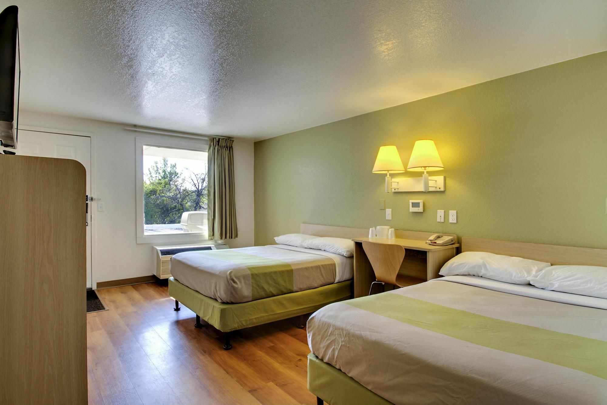 Rodeway Inn Baltimore Bagian luar foto